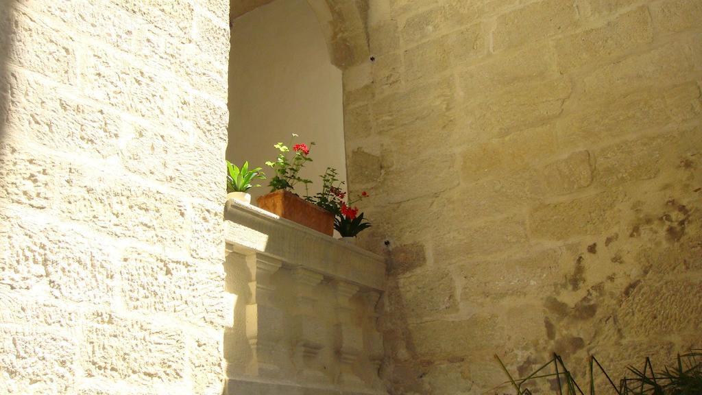 Le Richelieu Bed and Breakfast Uzès Exteriör bild